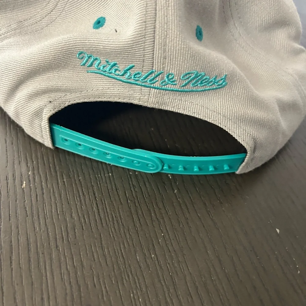 Basketball hat - Picture 2 of 2